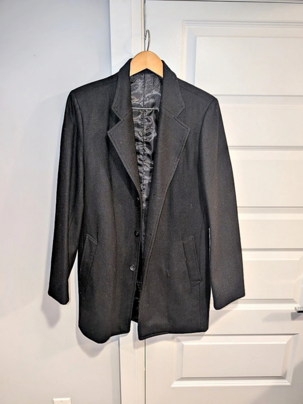 Men's Classic Black Mid-Length Overcoat – Single-Breasted Wool Blend Topcoat